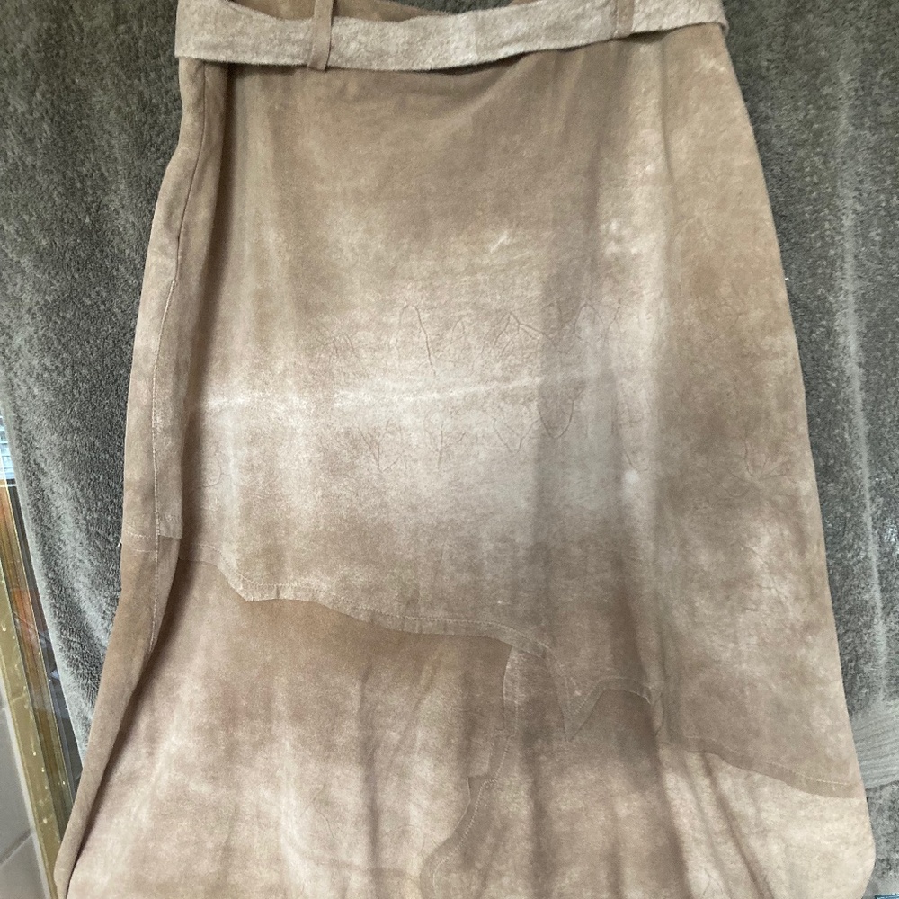 Reba Mcentire  Tan Leather Skirt.